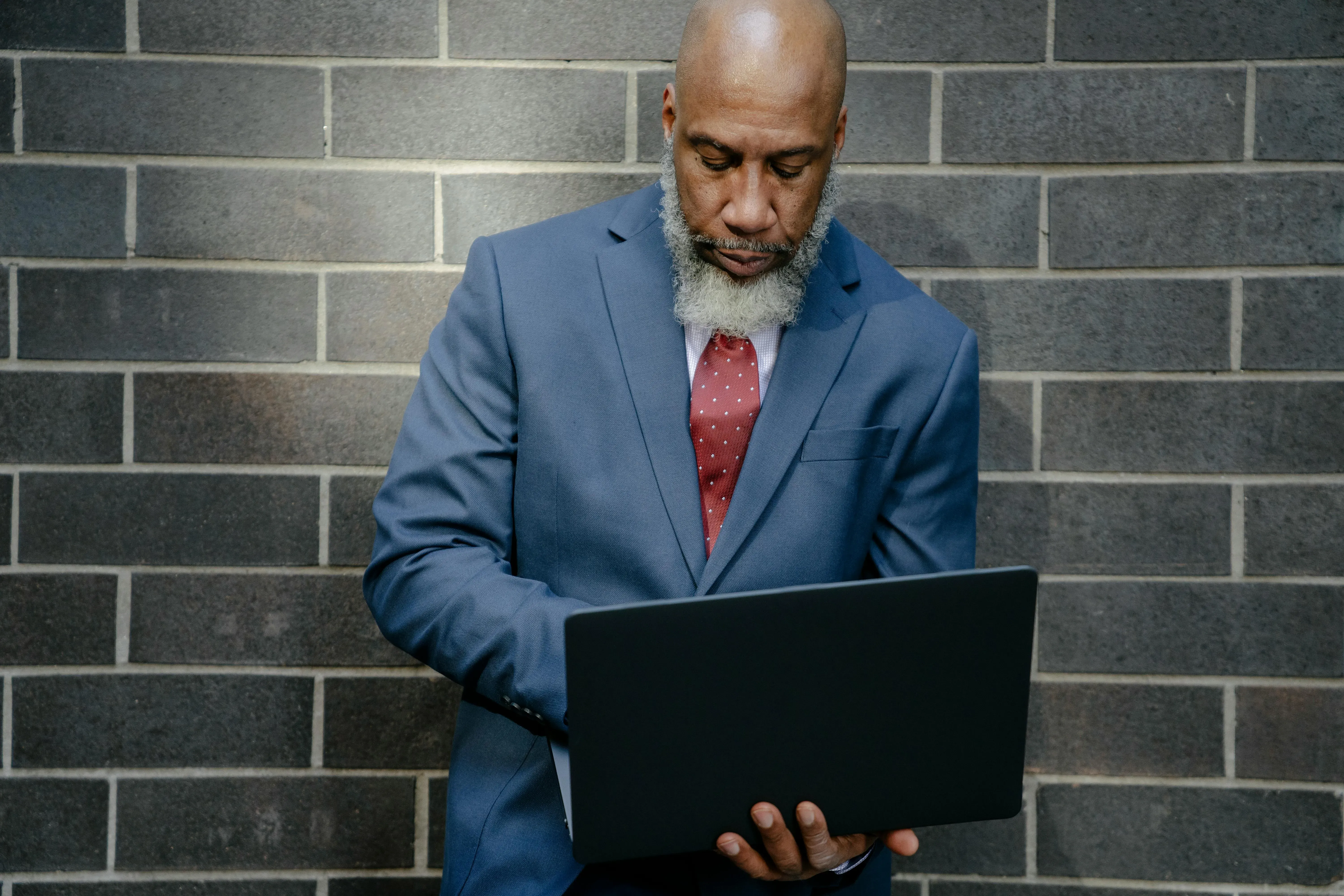 When Should a SaaS Switch to a Merchant of Record Model?